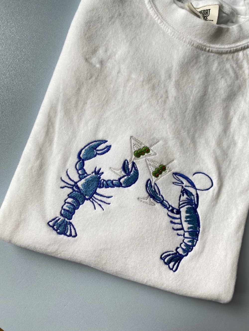 Embroidered lobsters toasting with martinis ๐ธ - Picture 6 of 9
